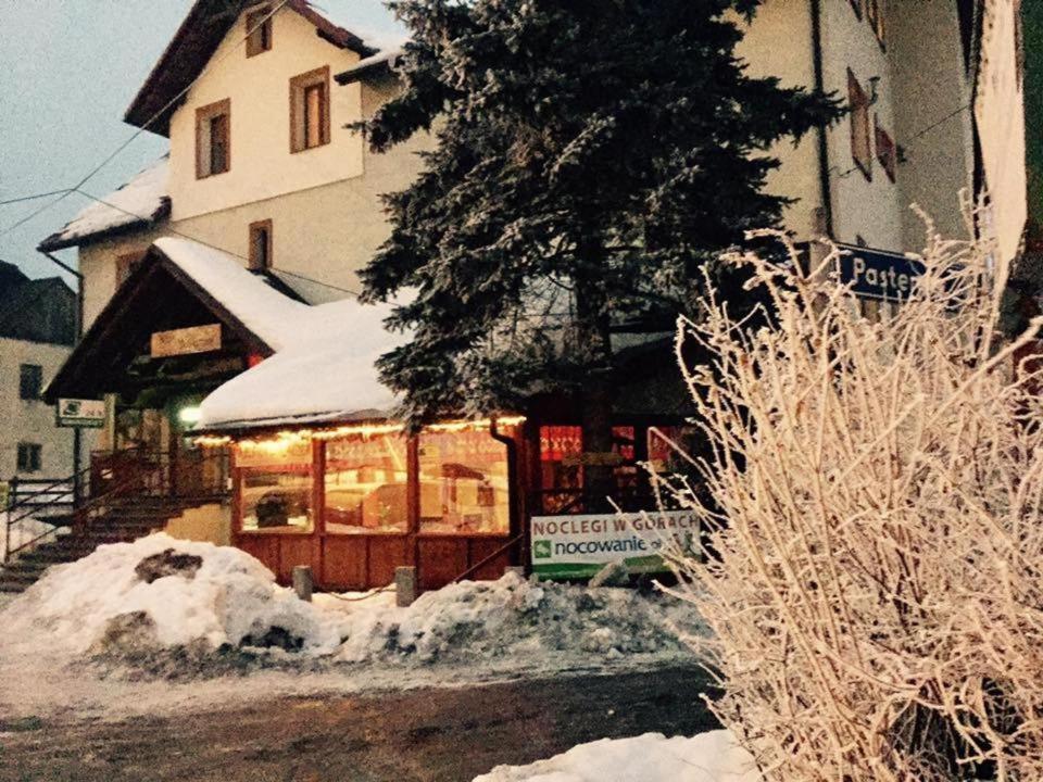 Gosciniec Halka Hostel Zwardoń Екстериор снимка