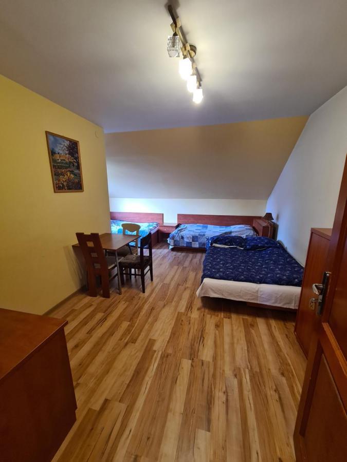 Gosciniec Halka Hostel Zwardoń Екстериор снимка