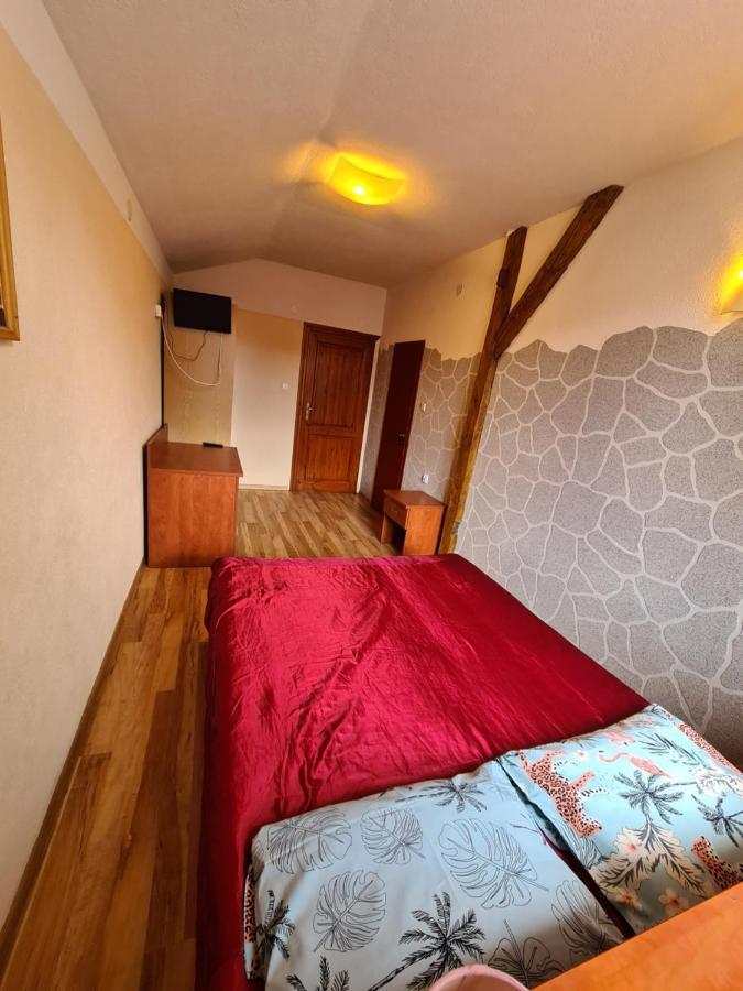 Gosciniec Halka Hostel Zwardoń Екстериор снимка